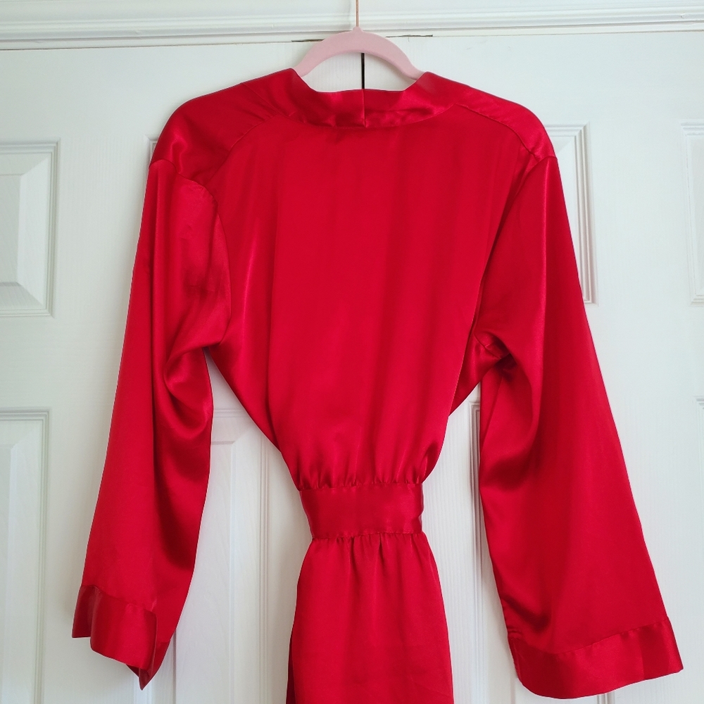 *SOLD* ❤ RED ROBE ❤ - Picture 3 of 6